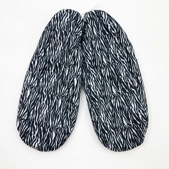 Snoozies Women's Stretch Comfort Skinnies Sketch Zebra Plush Med 7/8 - Picture 5 of 6